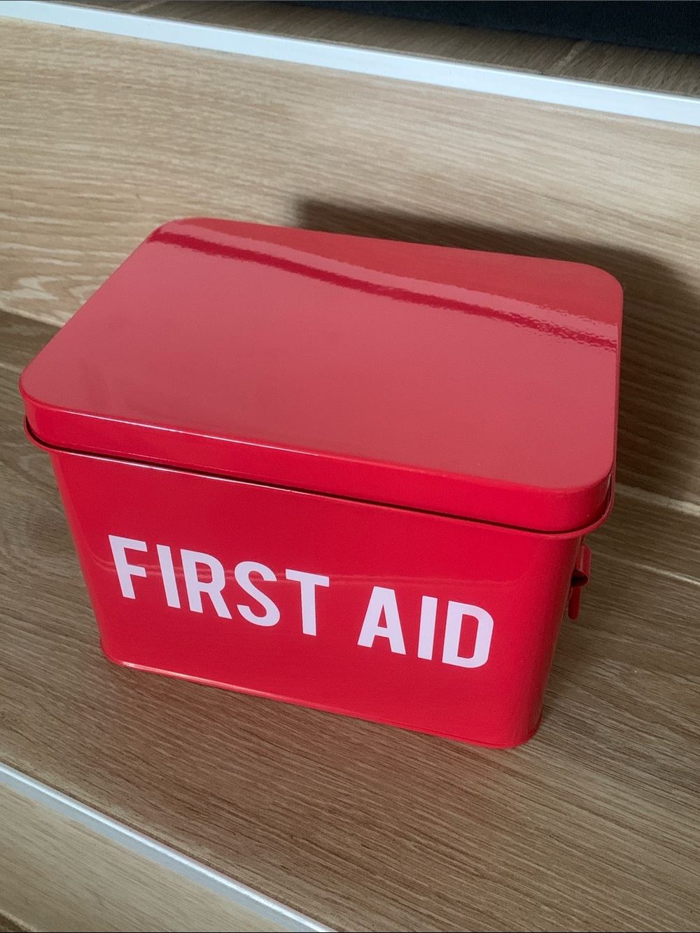 ROBELY First Aid Kit Metal Tin Container Storage Box - 'First Aid' Red